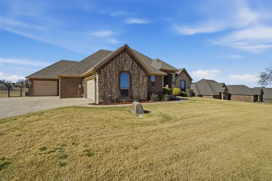 162 Ellis Spring Drive, Weatherford, TX 76085 - Image #2