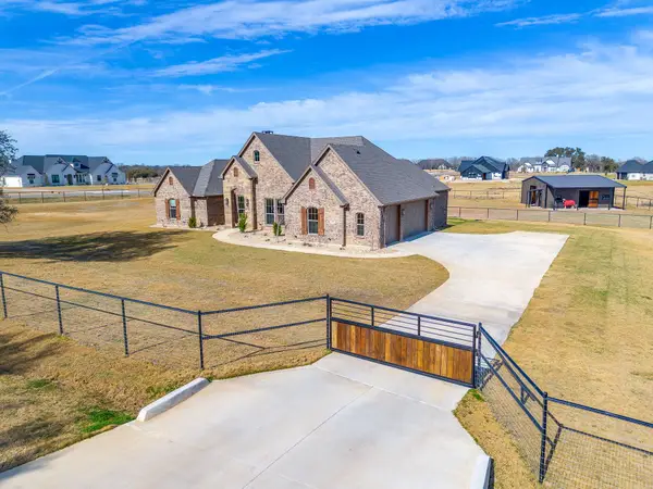 460 Royal Santana Run, Weatherford, TX 76087