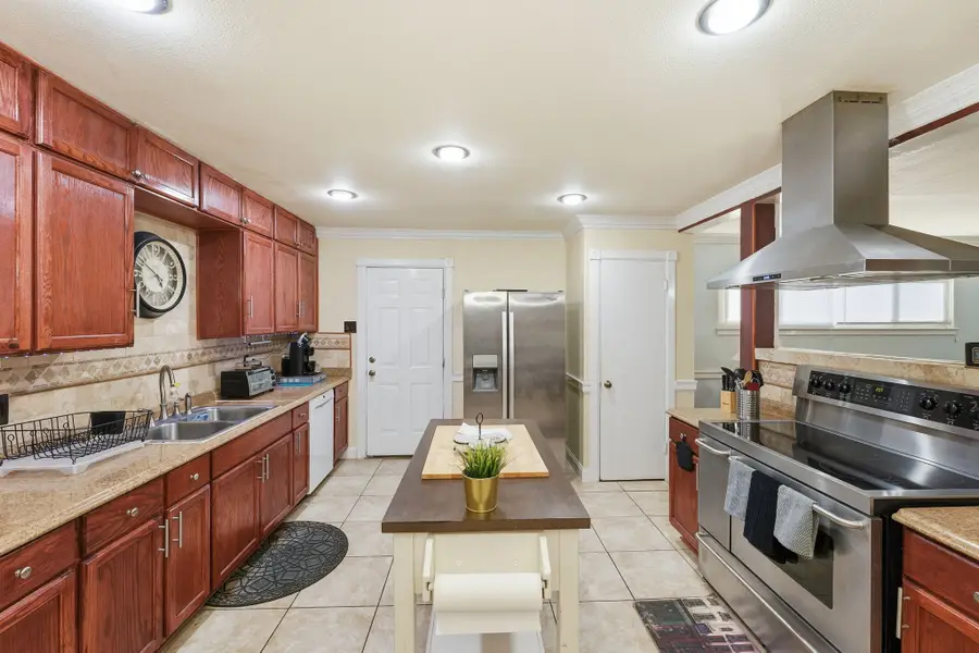 1809 James Street, Irving, TX 75061 - Image #3