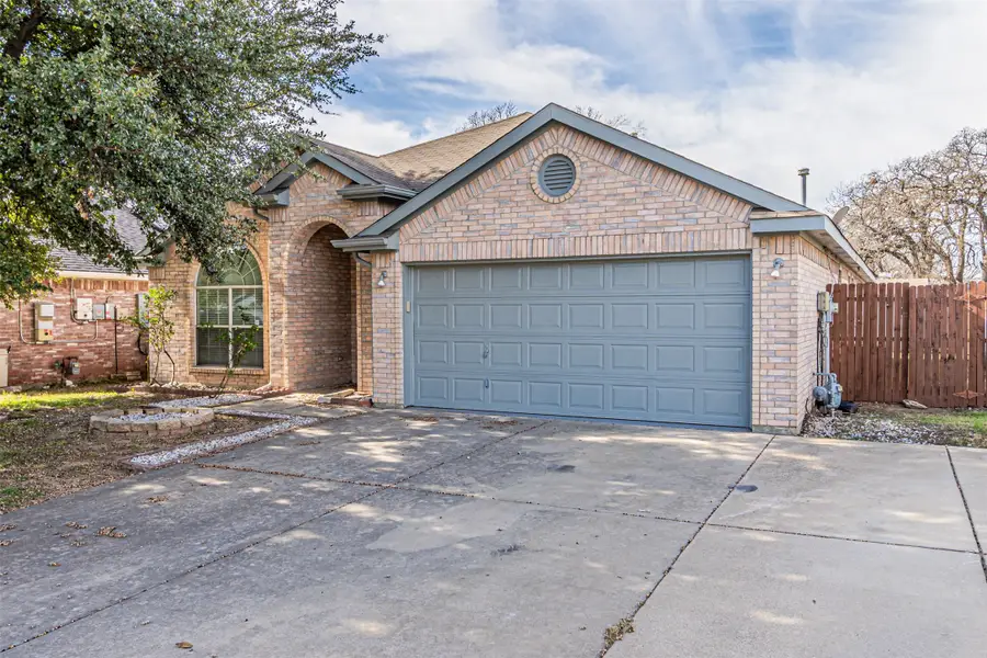 875 Grace Lane, Irving, TX 75061 - Image #2