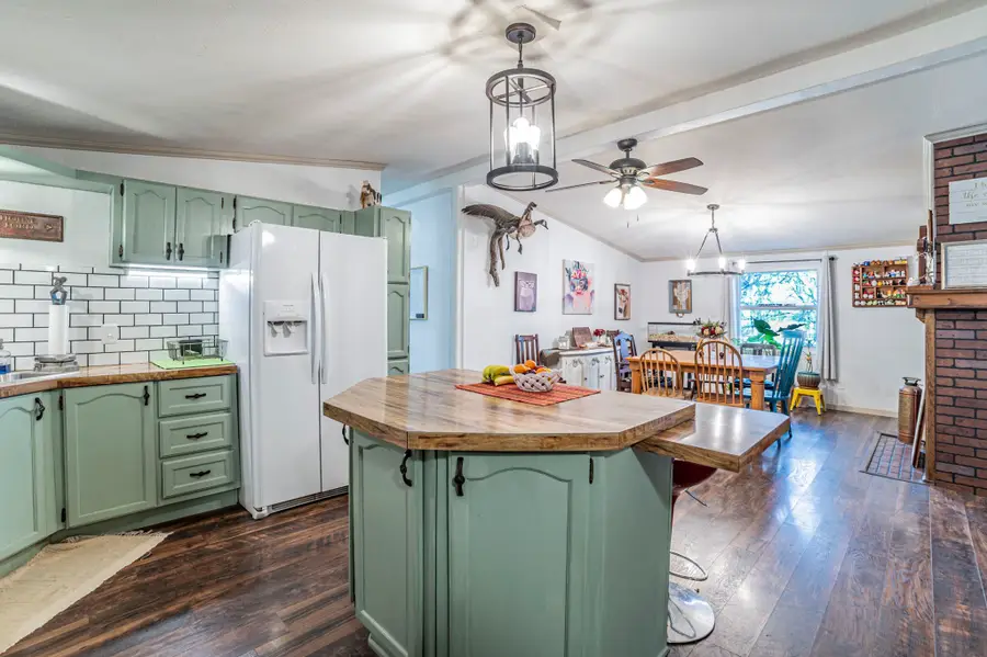 13589 Sam Reynolds Road, Justin, TX 76247 - Image #3