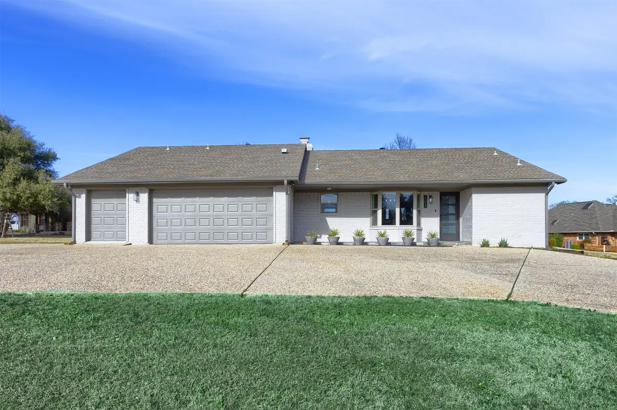 401 Kiowa Drive W, Gainesville, TX 76240 - #1