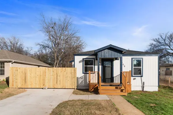 1909 Wiseman Avenue, Fort Worth, TX 76105