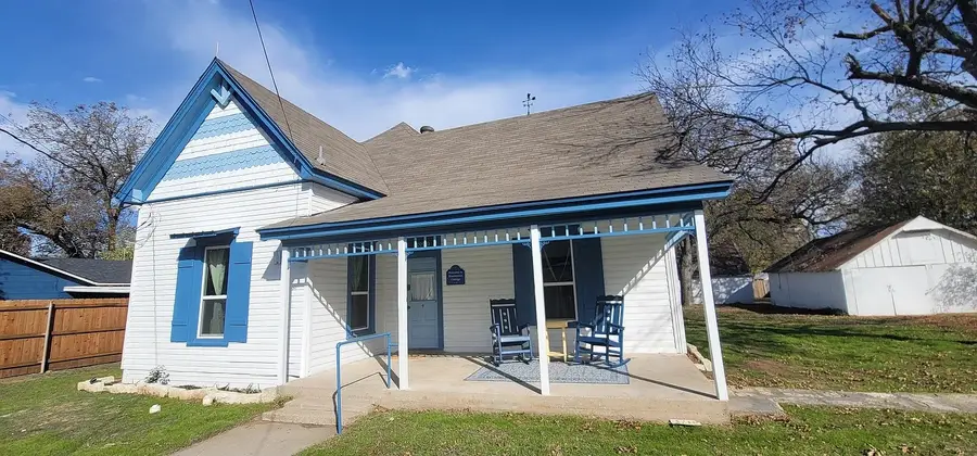 910 Baird Street, Cleburne, TX 76033 - Image #2