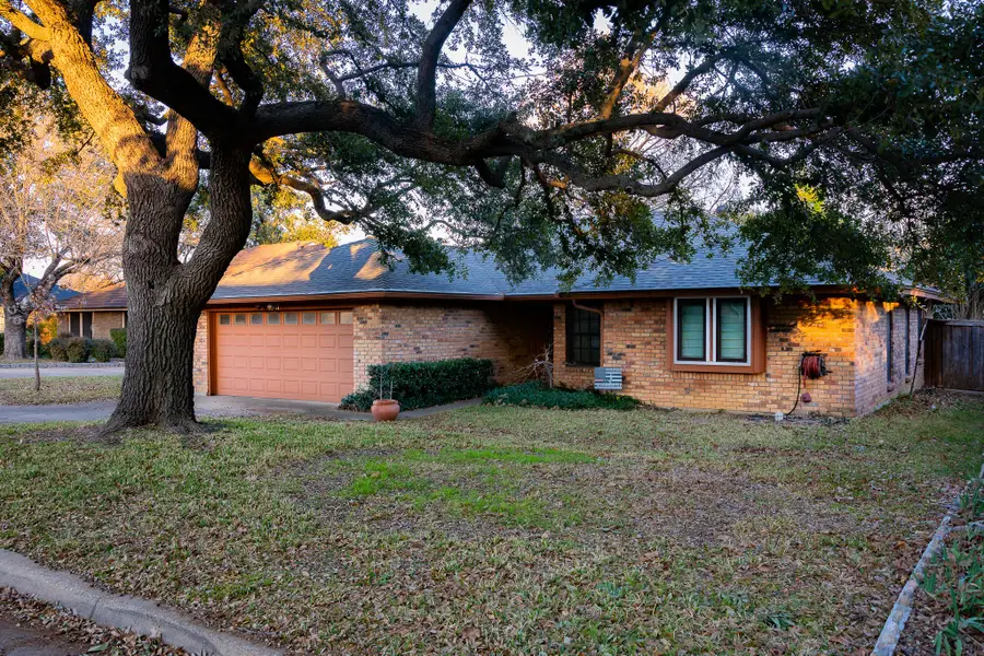 4907 Millsprings Court, Arlington, TX 76017 - Image #2