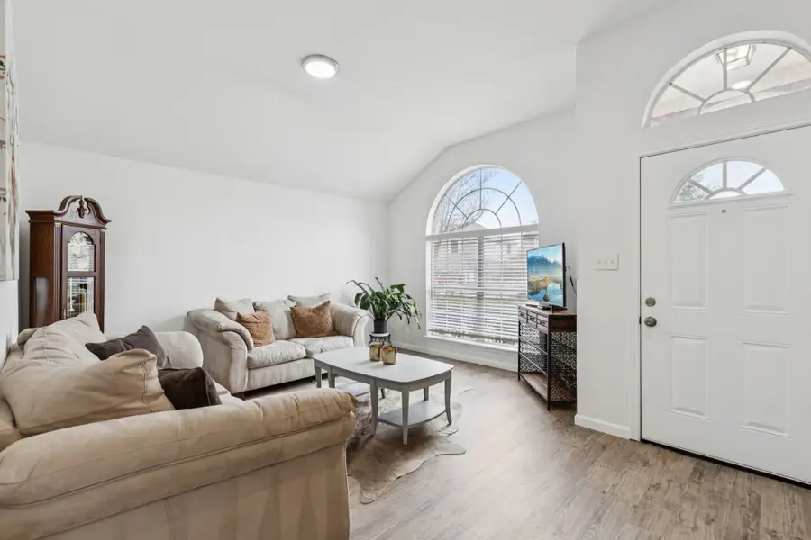 619 Manchester Drive, Mansfield, TX 76063 - Image #3