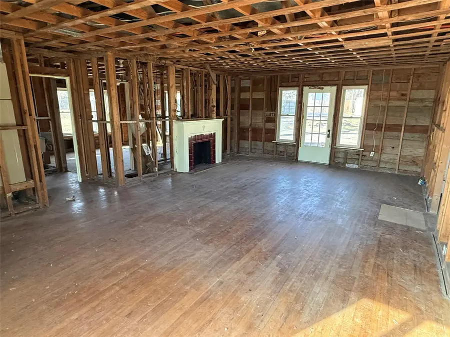 408 W Walnut Street, Decatur, TX 76234 - #2