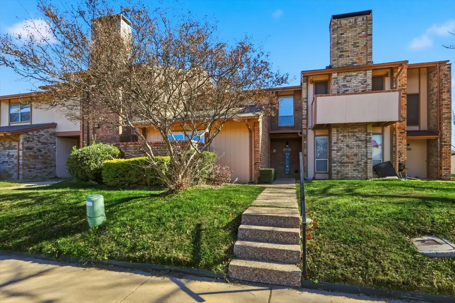 2705 Westgate Drive, Arlington, TX 76015 - Image #2