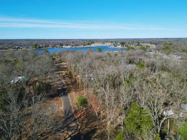 118 Kingswood Drive, Mabank, TX 75156