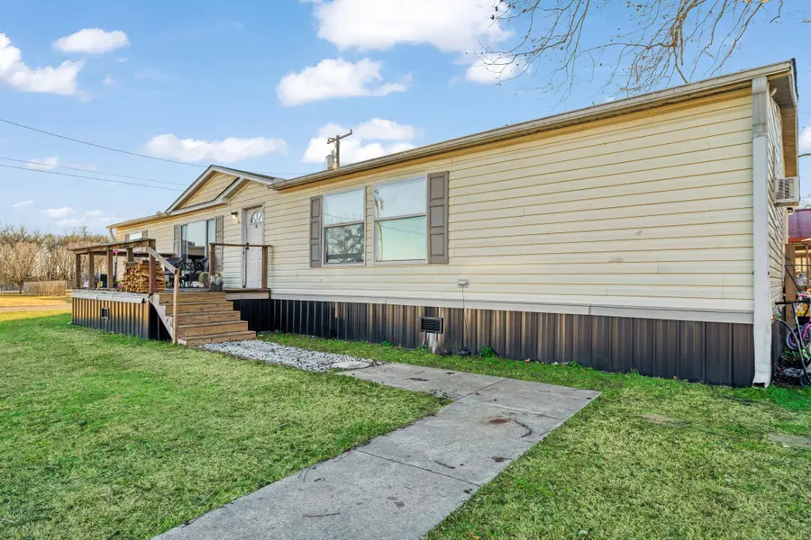 416 Bevill Street, Deport, TX 75435 - #2