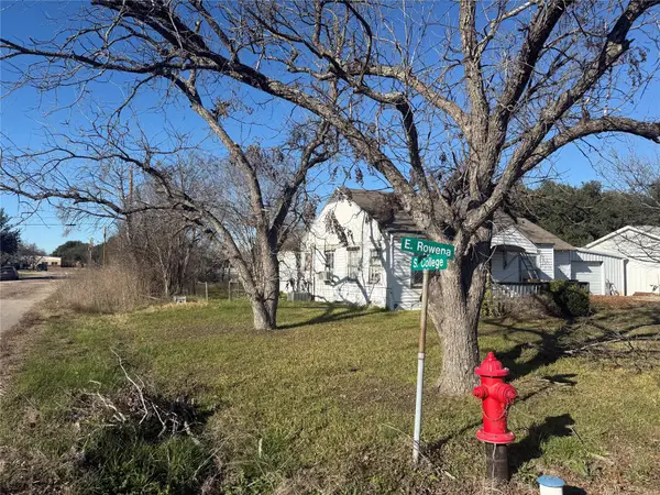 402 E Rowena, Rosebud, TX 76570