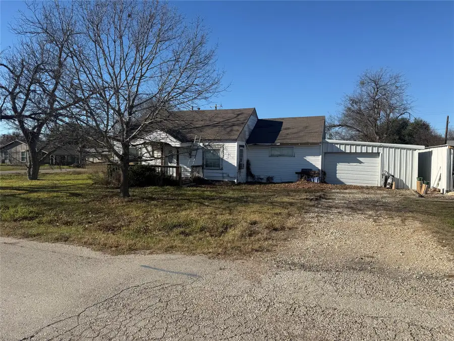 402 E Rowena, Rosebud, TX 76570 - Image #3