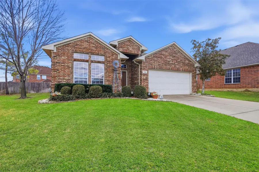 602 Mesa Ridge Court, Arlington, TX 76002 - Image #2