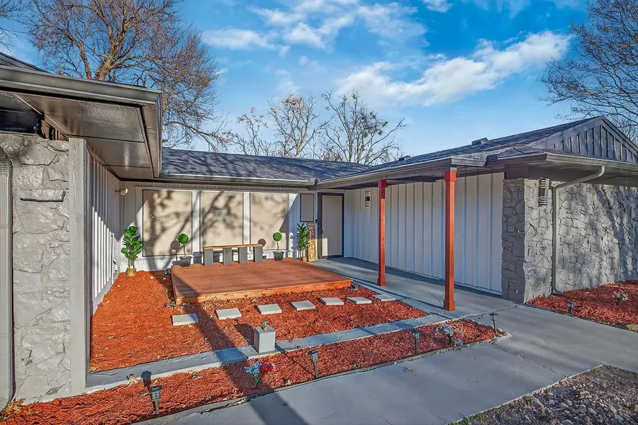 1301 Mildred Lane, Benbrook, TX 76126 - Image #2