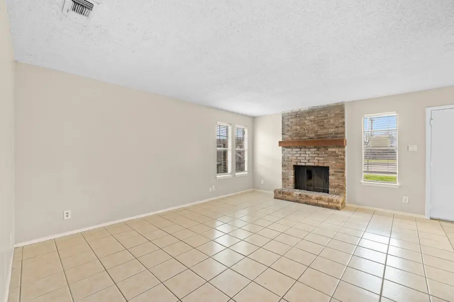 708 N Cooper Street, Arlington, TX 76011 - Image #3
