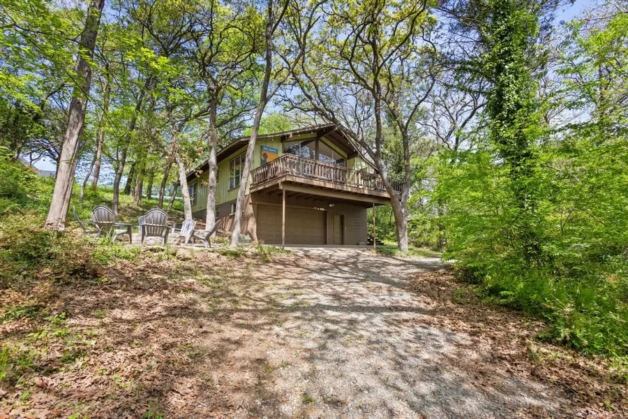 226 Cambridge Drive, Pottsboro, TX 75076 - Image #2