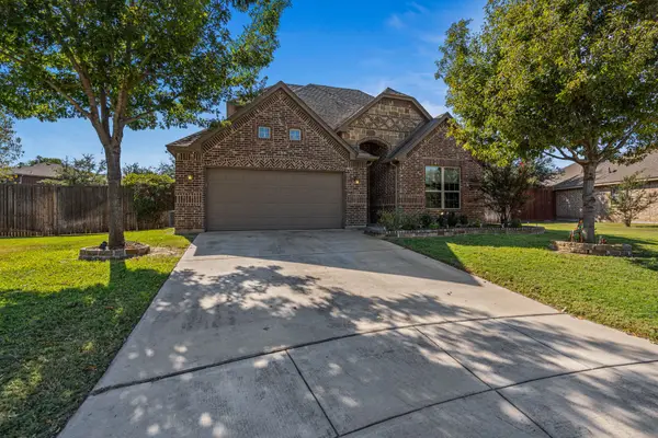 108 Bosque Court, Azle, TX 76020