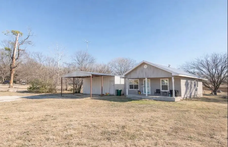 180 Trail Drive, Bowie, TX 76230 - Image #3
