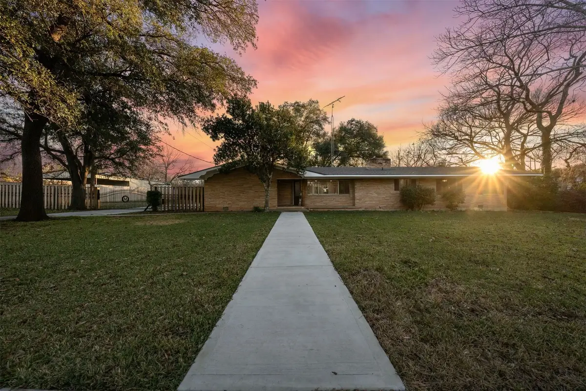 506 E Avenue G, Valley Mills, TX 76689 - #1