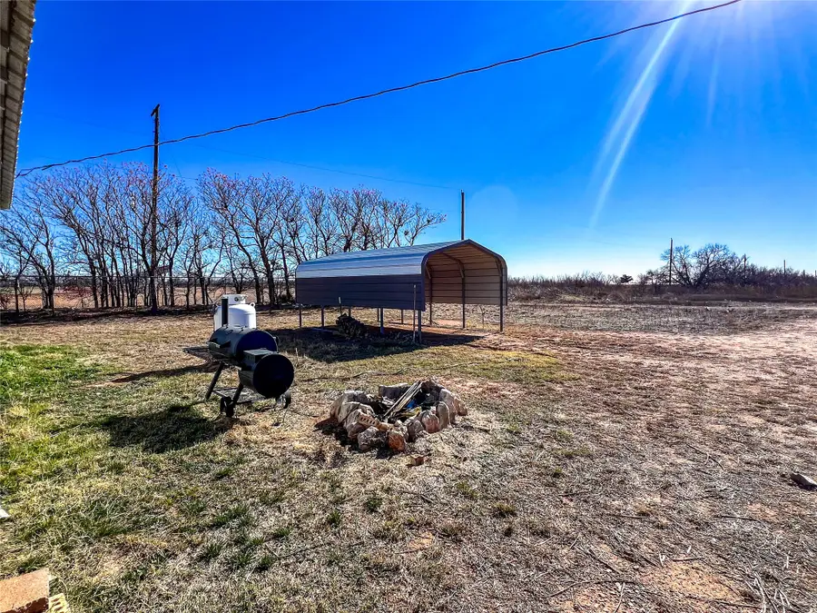 428 E 8th Street, Aspermont, TX 79502 - #2