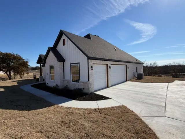 1029 Deer Island Court, Azle, TX 76020 - Image #2