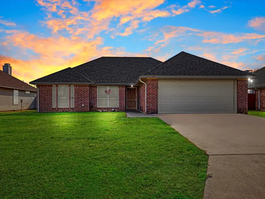207 Quail Run, Aubrey, TX 76227 - Image #3