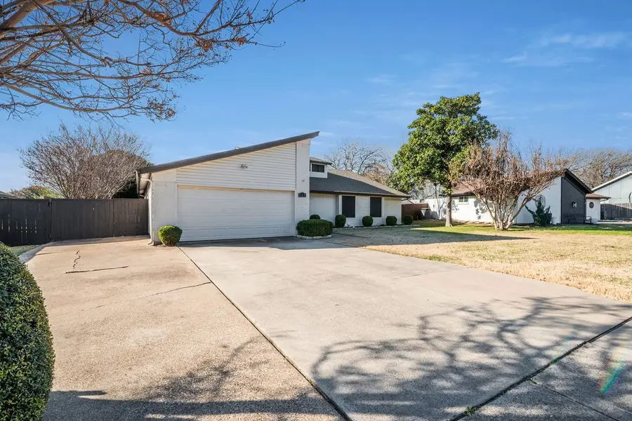 117 Haywood Drive, Benbrook, TX 76126 - Image #2