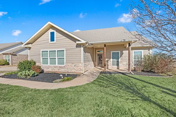 824 E Northside Drive, Pilot Point, TX 76258