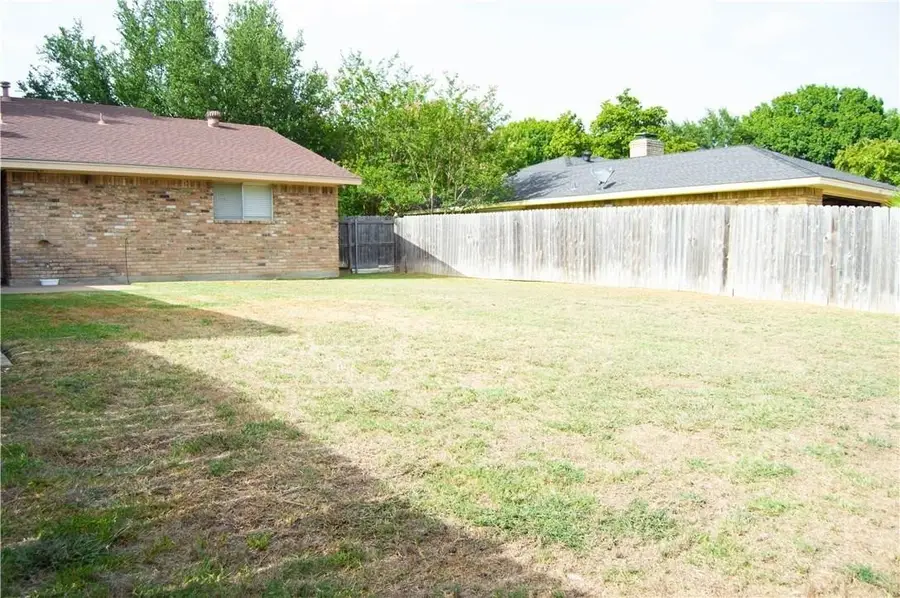 416 Lisa Lane, Desoto, TX 75115 - #2