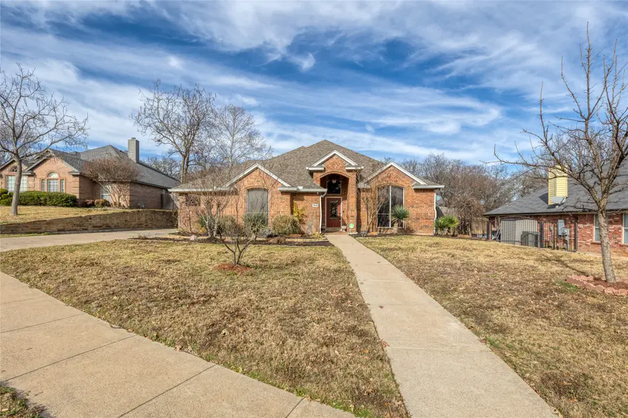 7613 Woodhaven Drive, North Richland Hills, TX 76182 - #2
