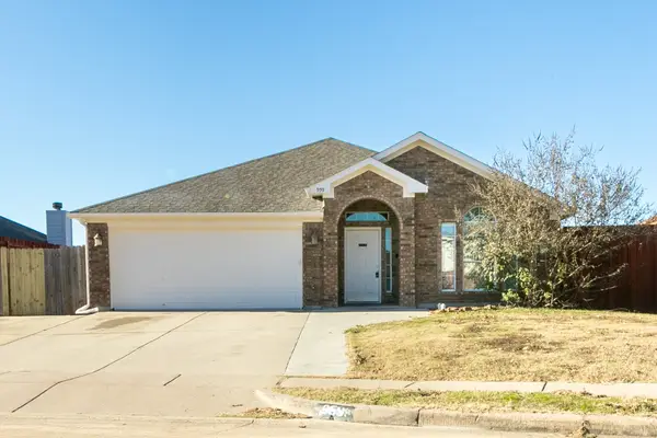 959 Heather Street, Burleson, TX 76028