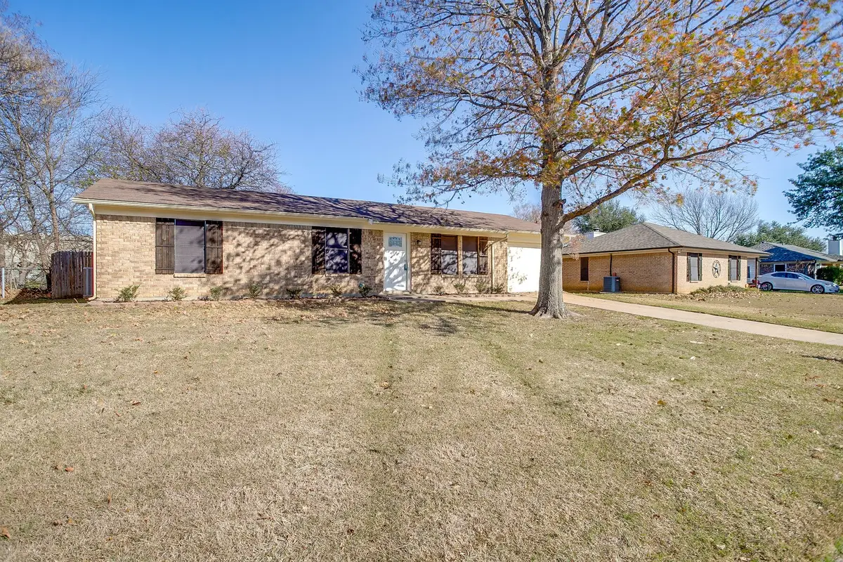 809 Springhill Drive, Burleson, TX 76028 - Image #1