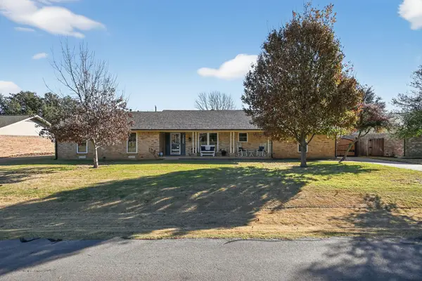 212 Edgewood Drive, Highland Village, TX 75077