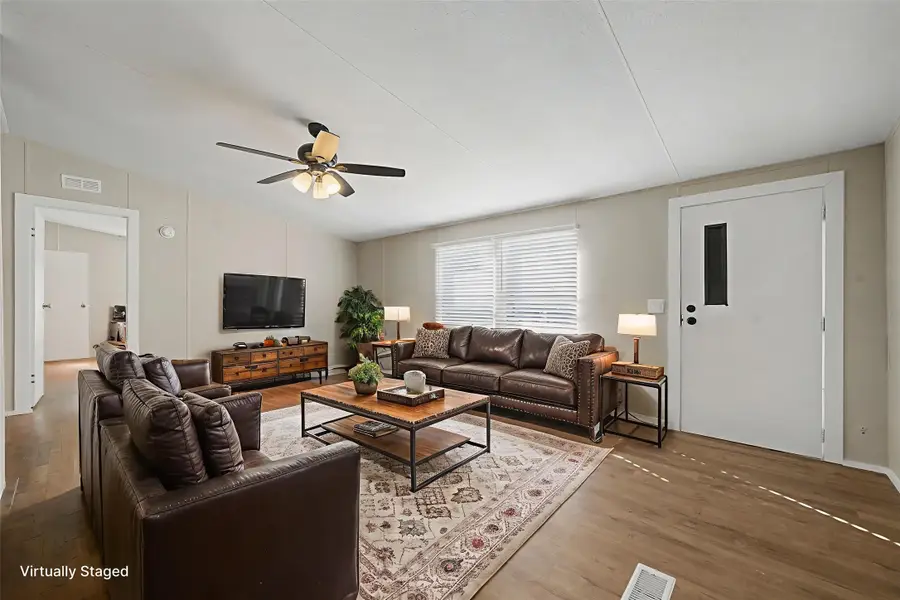 404 Kaci Jo Drive, Mabank, TX 75147 - Image #3