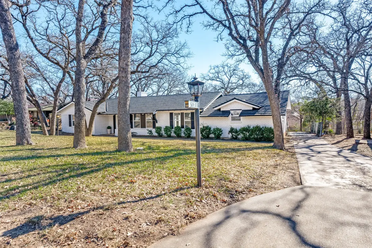 5824 Yolanda Drive, Fort Worth, TX 76112 - Image #1