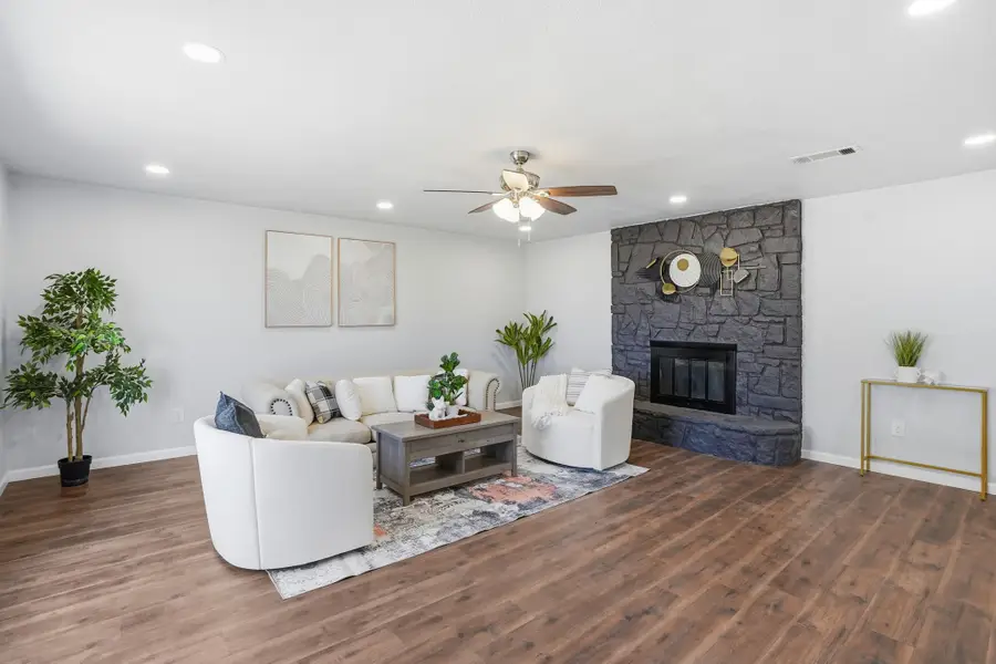 4804 Green Hollow Drive, Arlington, TX 76017 - Image #3