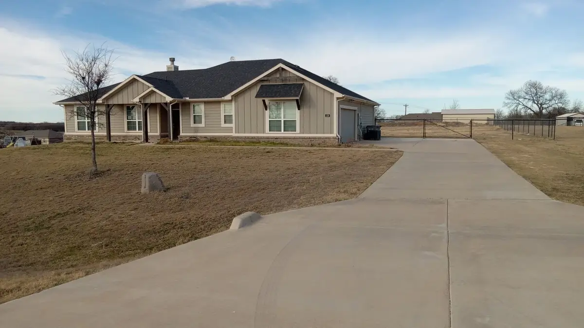 128 Spring Creek Circle, Paradise, TX 76073 - #1