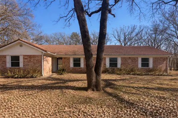 4217 W Pleasant Forest Street, Arlington, TX 76015