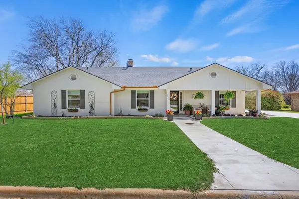 319 S Jackson Avenue, Justin, TX 76247
