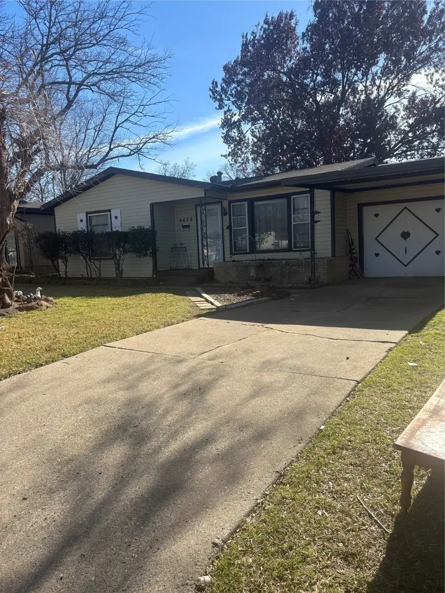 6628 Onyx Drive N, North Richland Hills, TX 76180 - Image #2