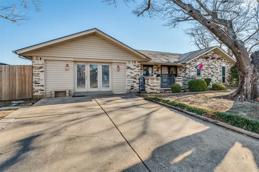 213 Sixpence Lane, Euless, TX 76039 - Image #2