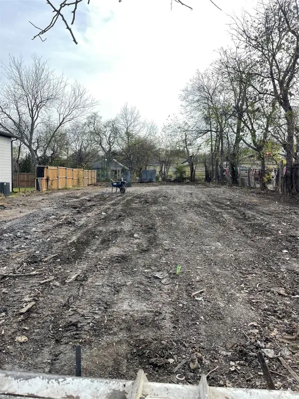 1442 Stella Avenue, Dallas, TX 75216