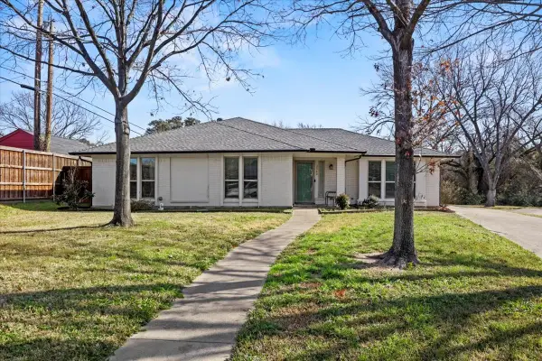 2040 Casa Loma Court, Grapevine, TX 76051