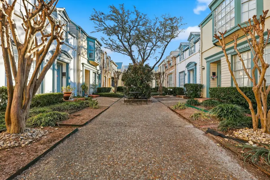 3011 Brockbank Court #B, Dallas, TX 75220 - #2
