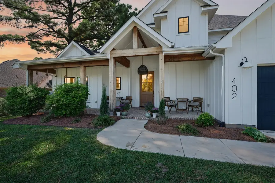 402 Kiowa Drive W, Gainesville, TX 76240 - Image #3