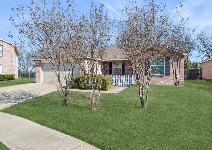 1516 Windy Meadows Drive, Burleson, TX 76028 - Image #3