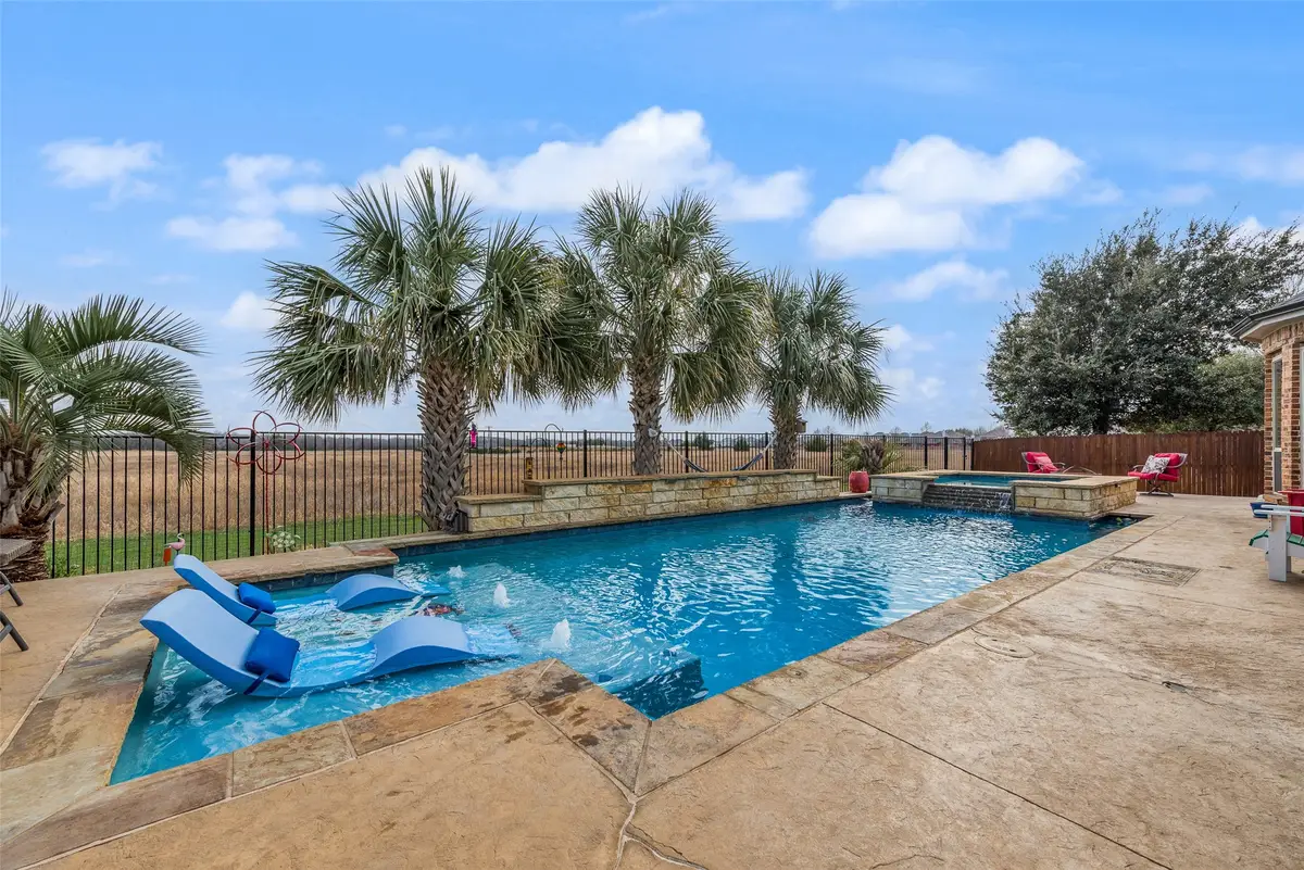 2435 Beachview Drive, Grand Prairie, TX 75054 - Image #1