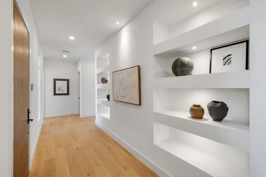 3832 Blue Trace Lane, Farmers Branch, TX 75244 - Image #3