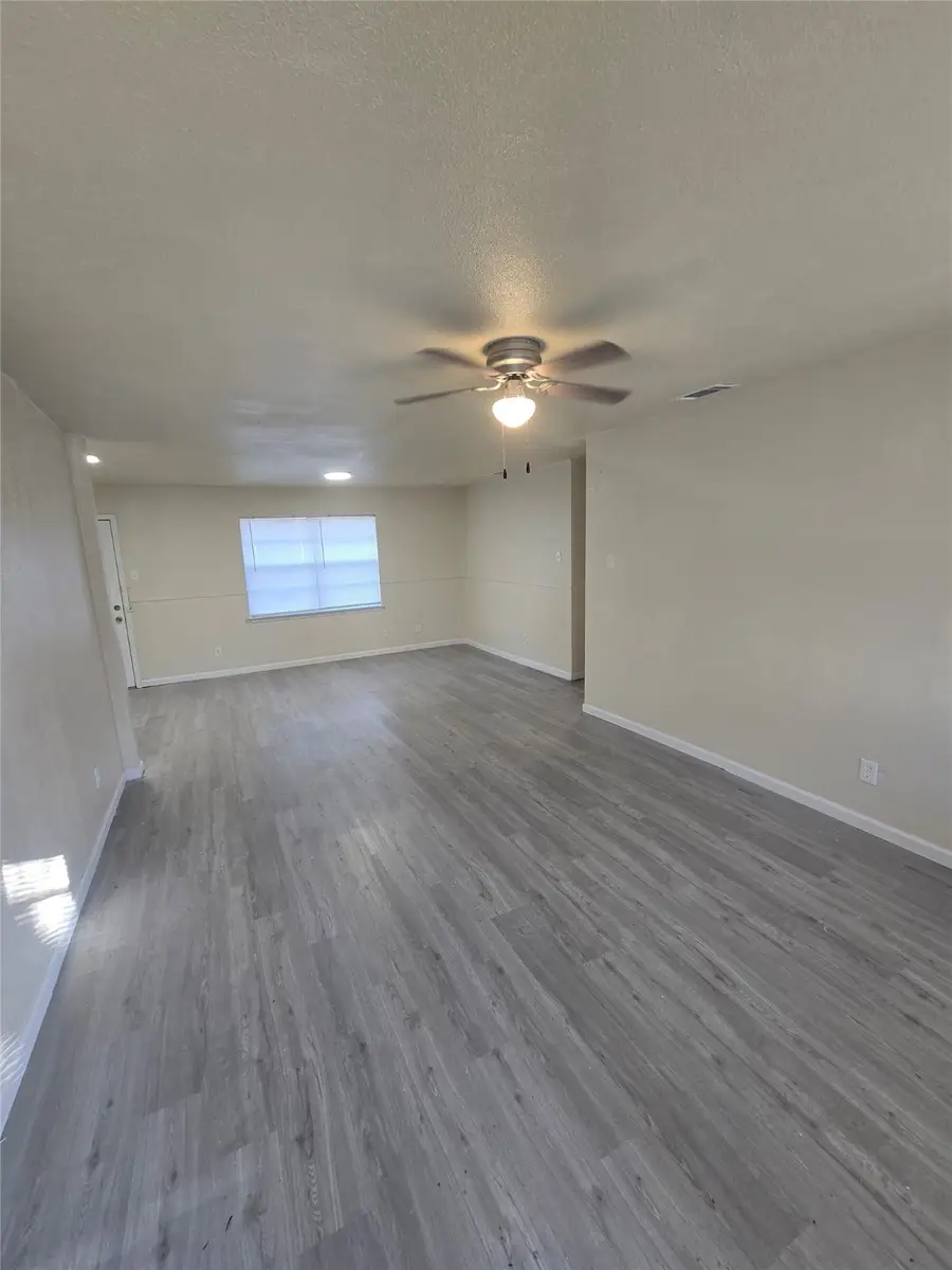 605 Colgate Drive, Lancaster, TX 75134 - Image #3