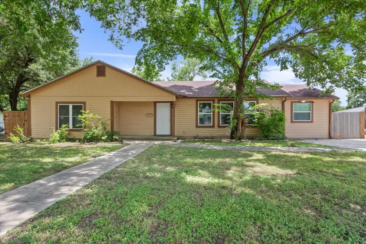 102 E Southland Avenue, Marlin, TX 76661 - Image #1